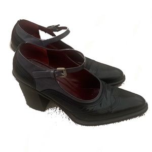 GRANELLO SIZE 7.5 LEATHER PUMPS